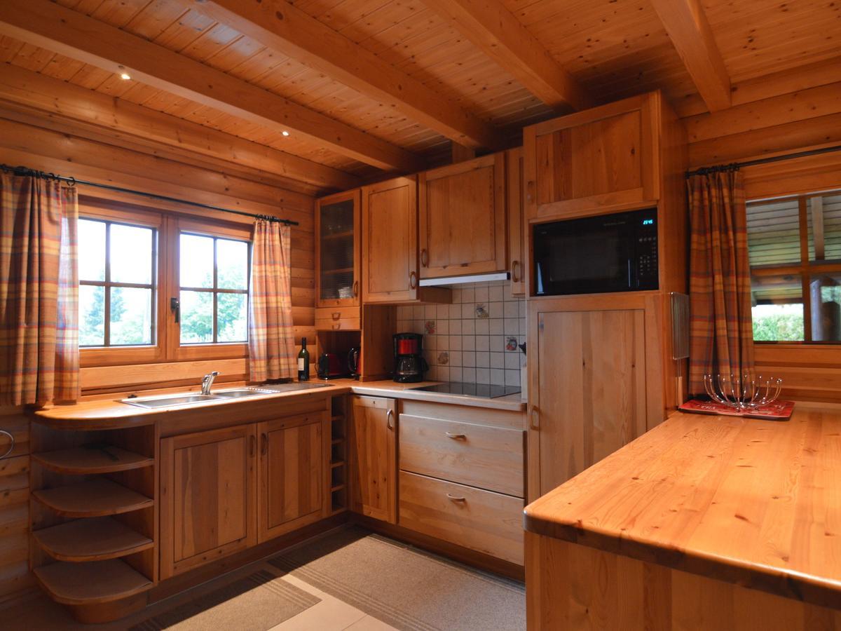 Charming Chalet With Private Garden In Stavelot Hockai Bagian luar foto