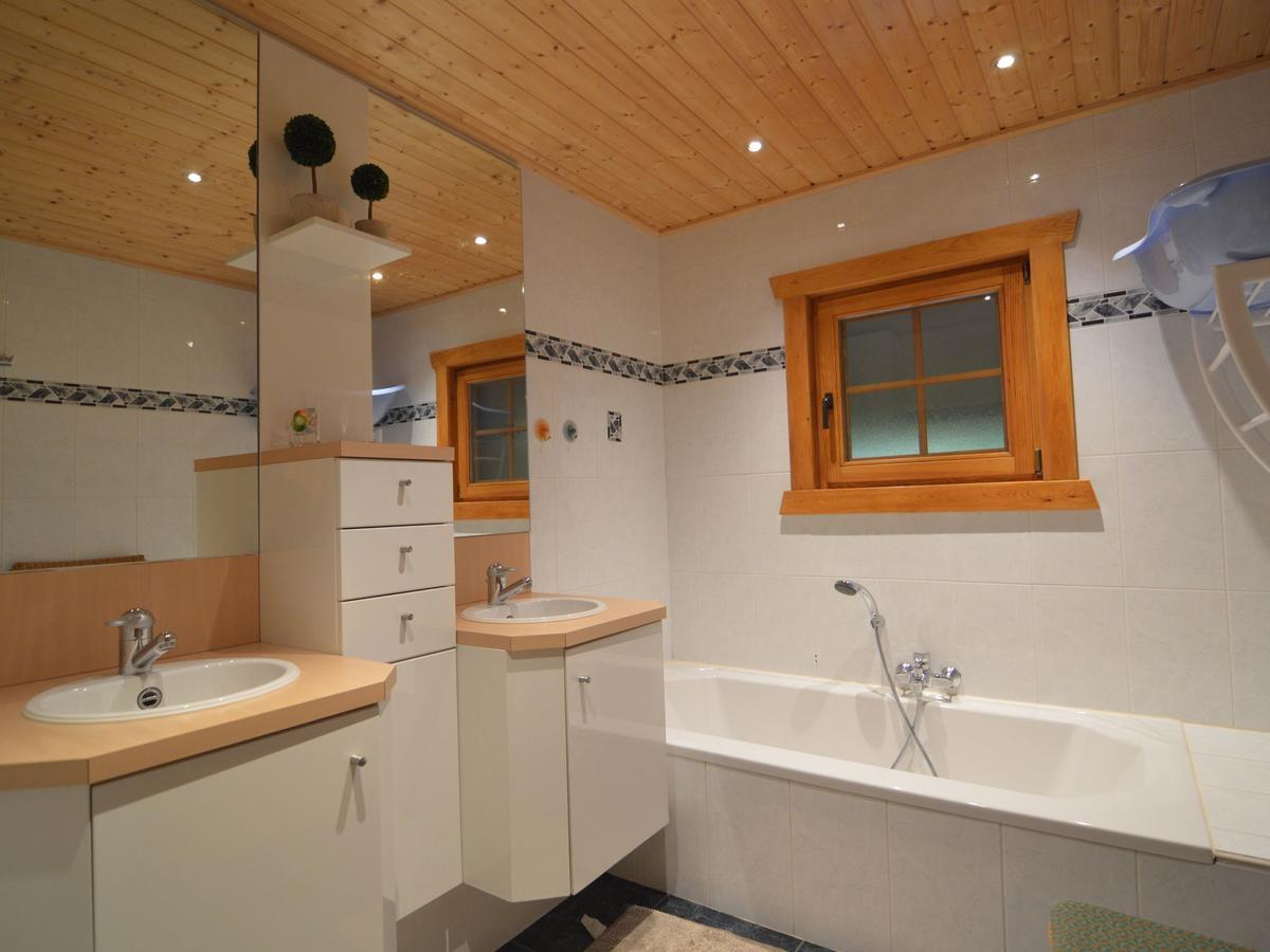 Charming Chalet With Private Garden In Stavelot Hockai Bagian luar foto