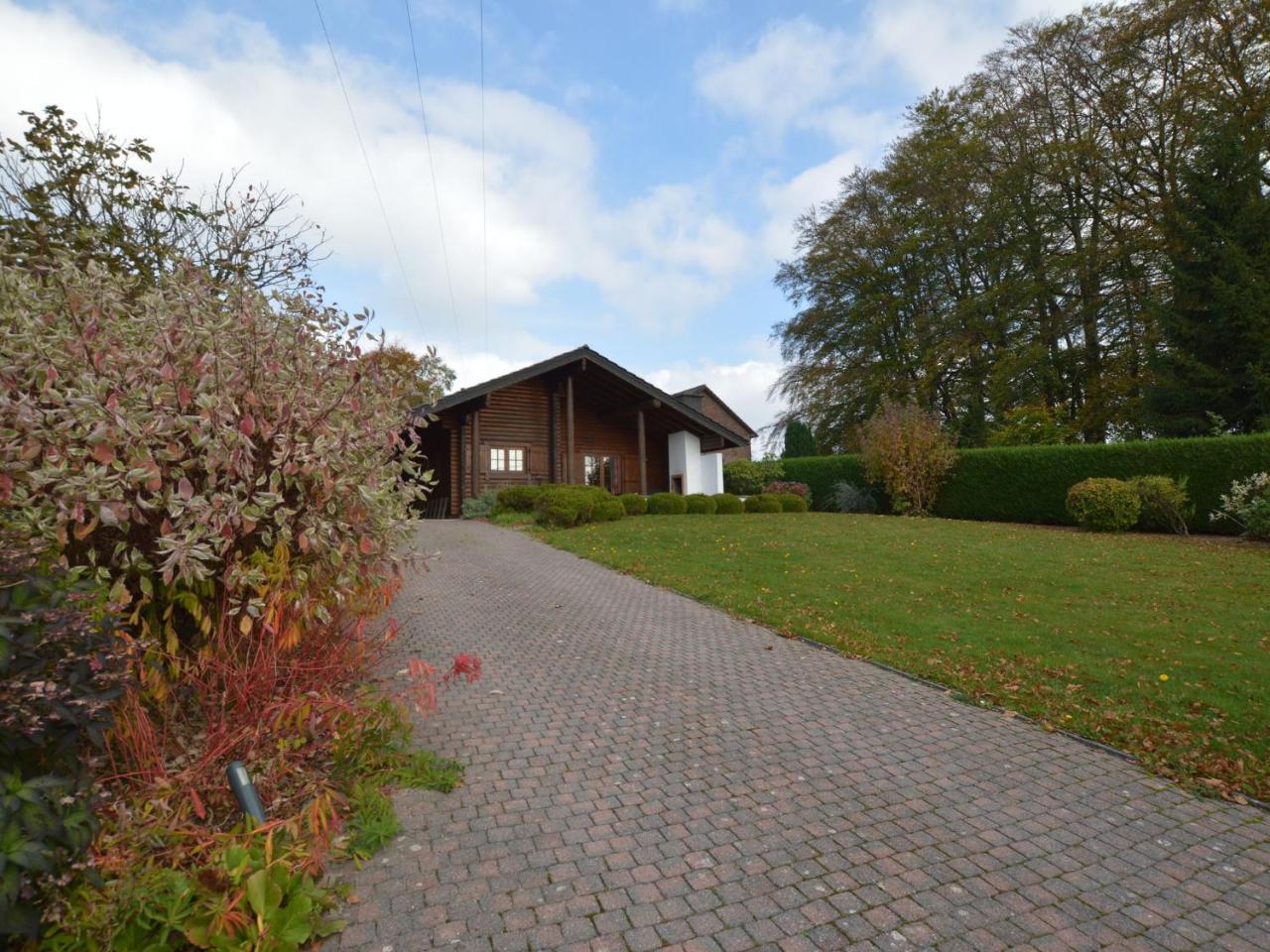 Charming Chalet With Private Garden In Stavelot Hockai Bagian luar foto